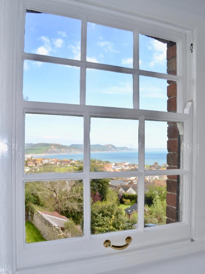 Hotel The Nags Head Lyme Regis Exterior foto